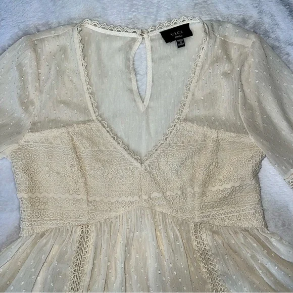 Vici Cream Lace Detail Blouse - Picture 3 of 7